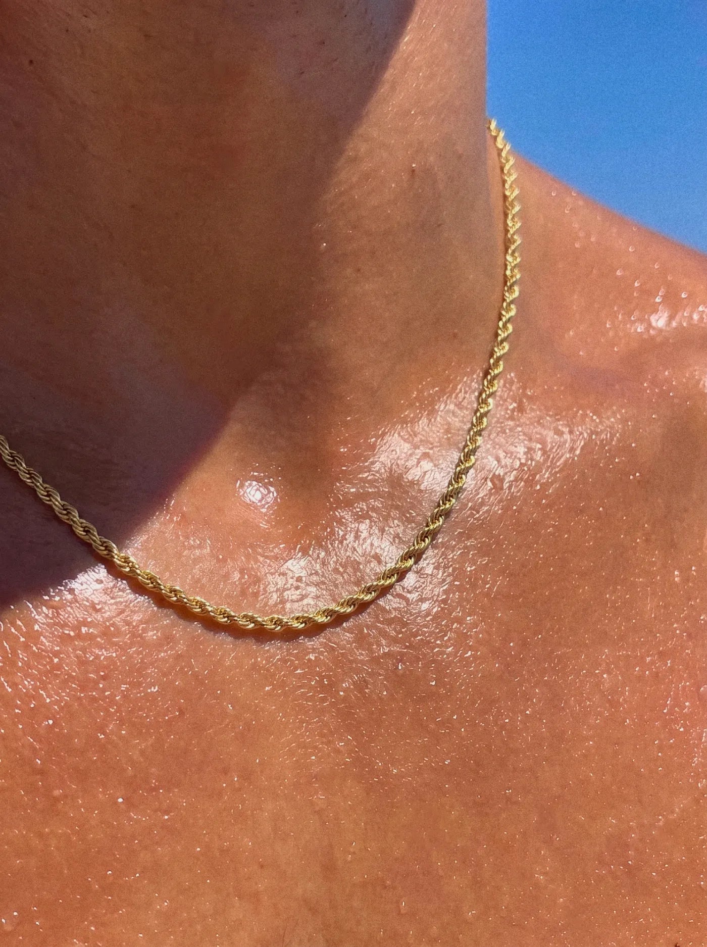 TWIST NECKLACE
