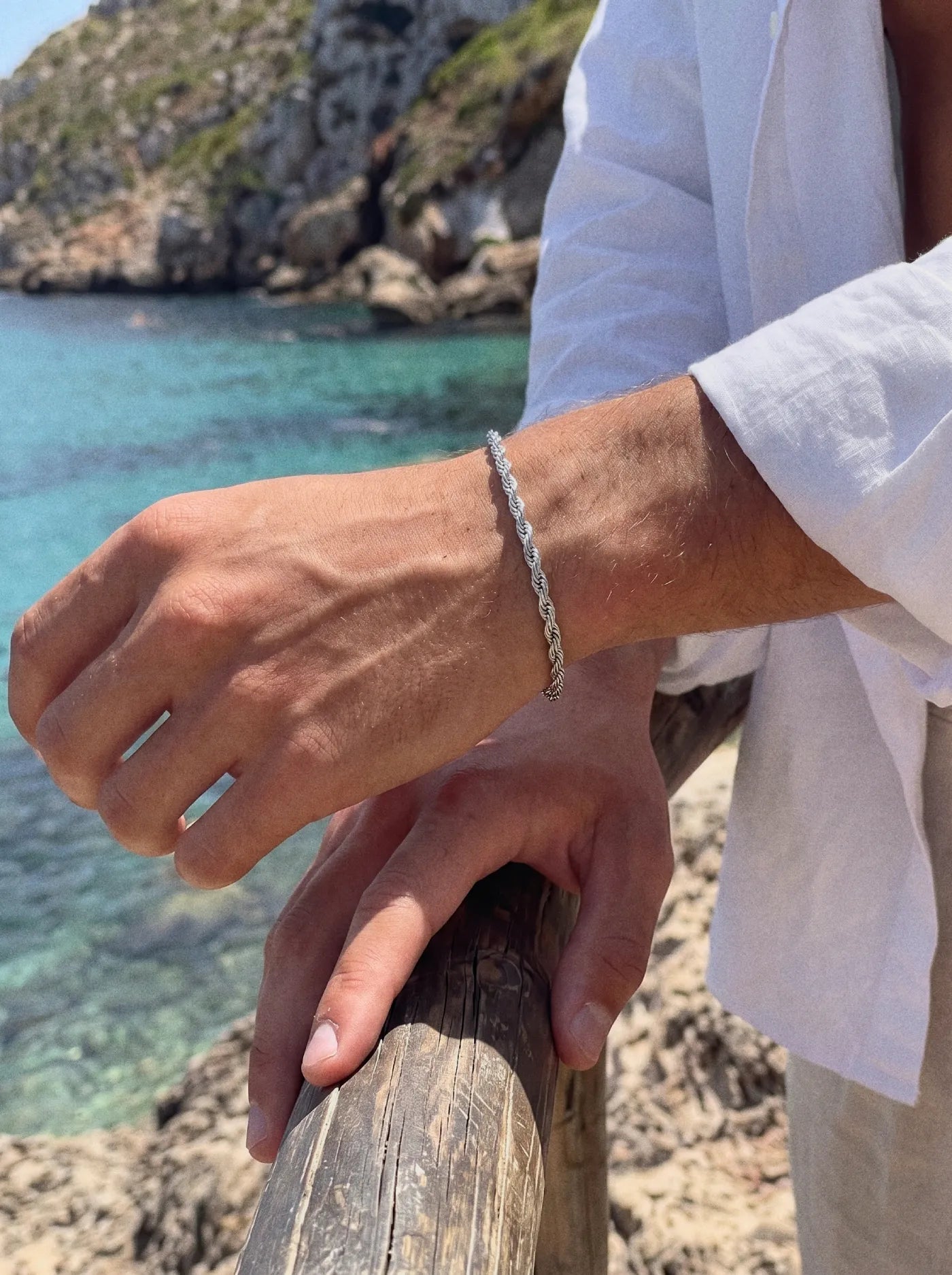 TWIST BRACELET