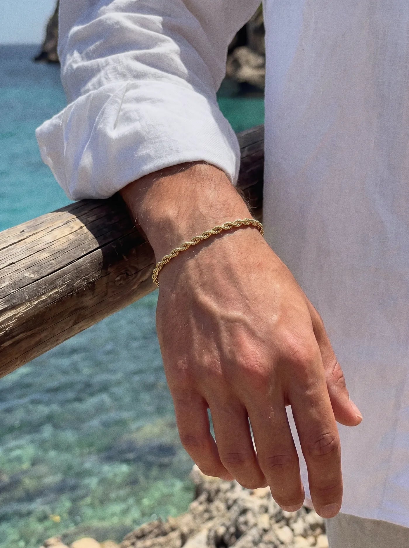 TWIST BRACELET